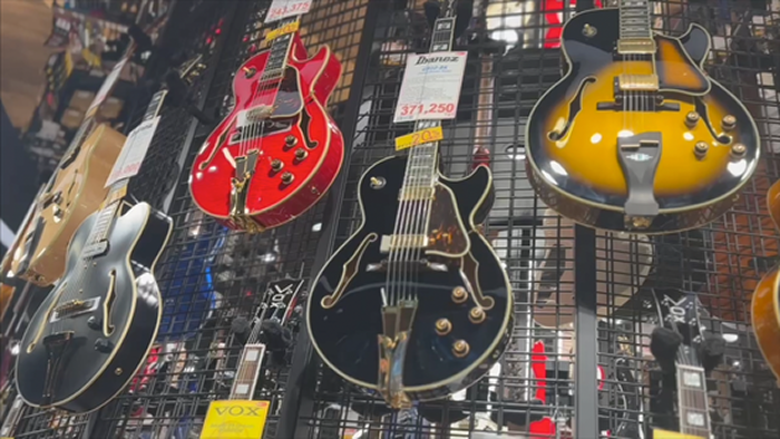 イケベ楽器店のギター