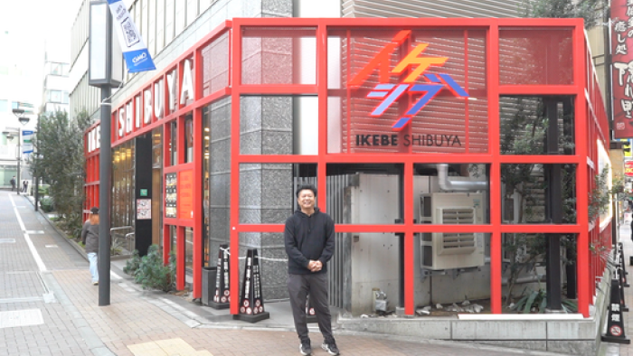 イケベ楽器店平良さん（イケシブ店舗前）